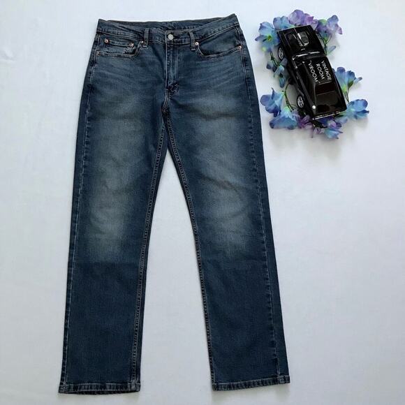 Levi's NWOT 514 Medium Wash Straight Jeans Men 33 x 32 - Picture 2 of 8